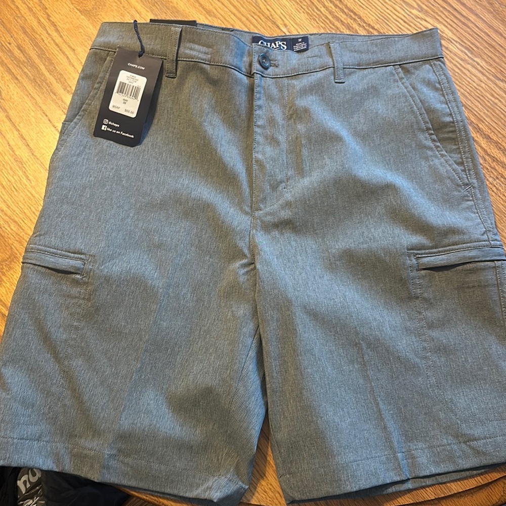 Men’s gray shorts